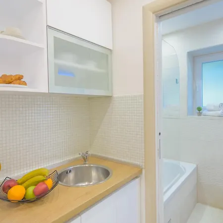 Location * سبليت