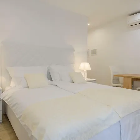 Location * Σπλιτ