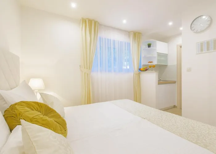 Apartman Location Split